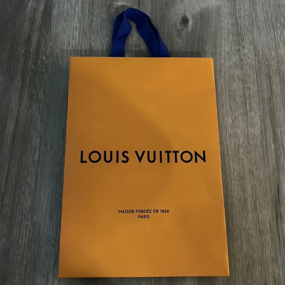Louis Vuitton Medium size shopping bag